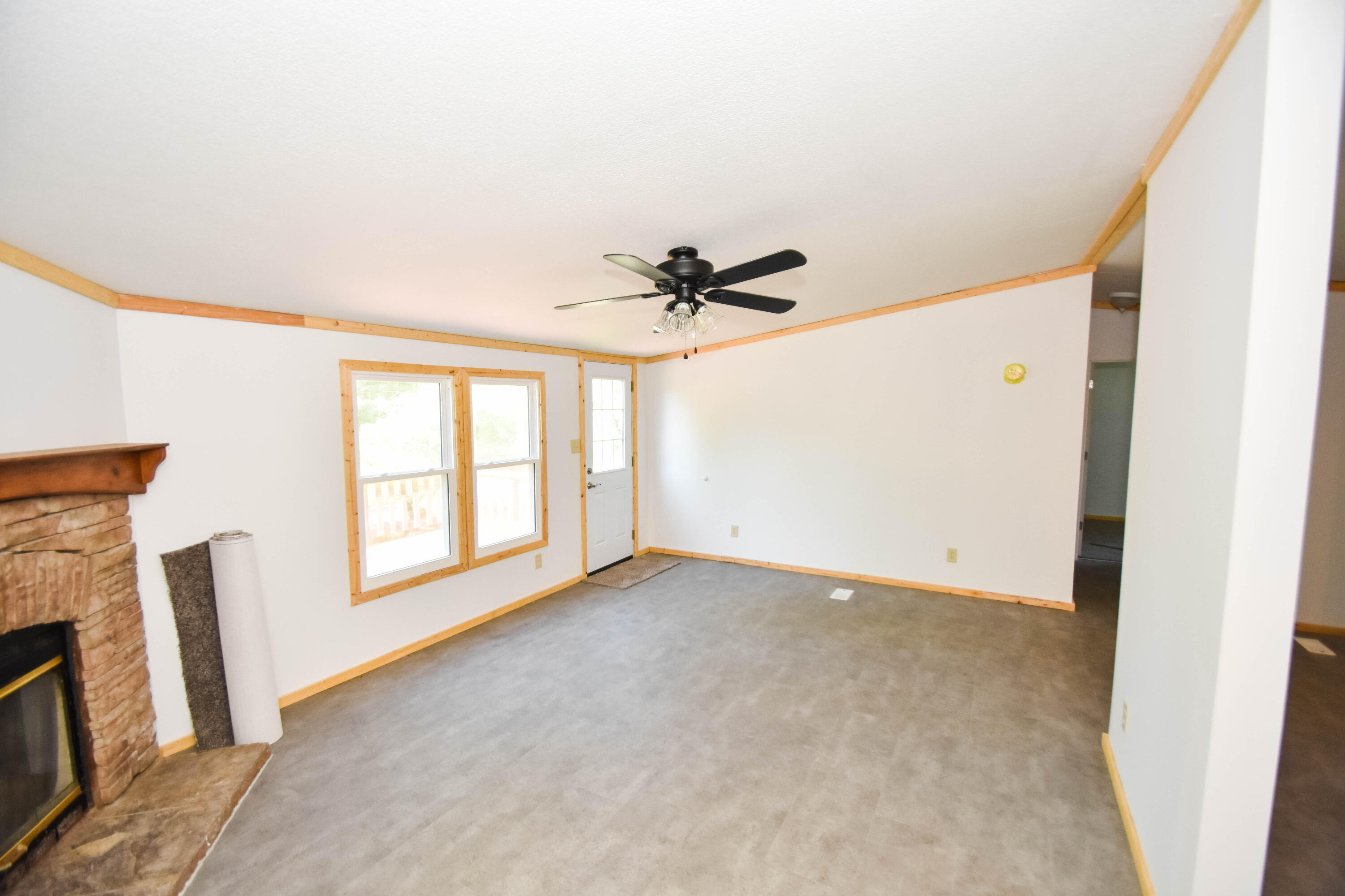 431 Upper Dry Fork Road McKee, KY 40447 - Photo 6 of 15 DSC_9351