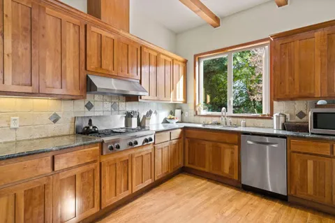 $2,990,000 | 23185 Old Santa Cruz Highway, Los Gatos, CA 95033