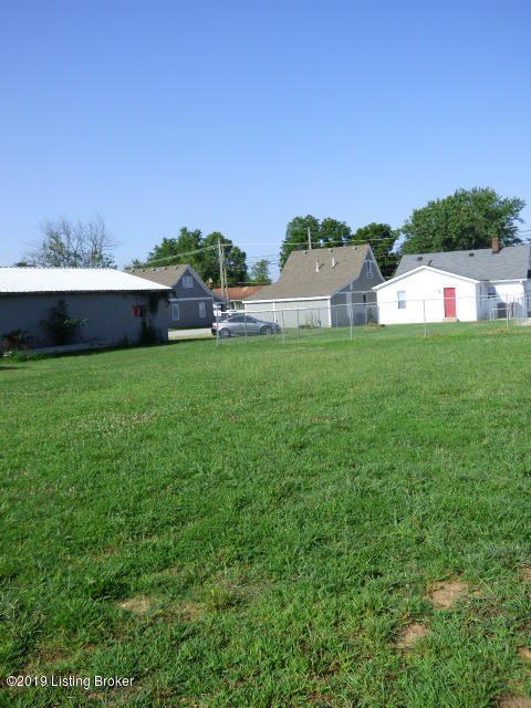 890 North Bardstown Road Mount Washington, KY 40047 - Photo 6 of 18 890 Backyard 2