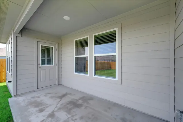 $2,000 | 1711 Windsor Boulevard, Lockhart, TX 78644