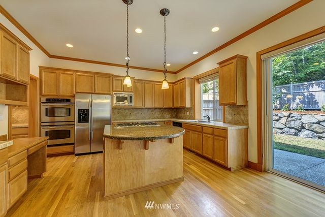 $755,000 | 17010 Northeast 112th Way, Redmond, WA 98052