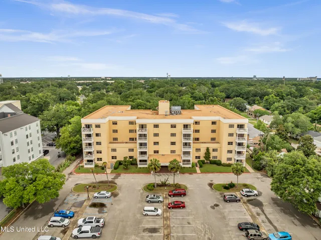 $275,000 | 1130 Beach Boulevard, Unit 503, Biloxi, MS 39530