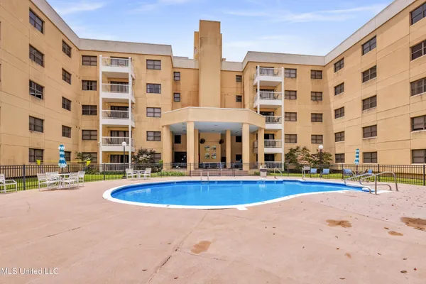 $249,000 | 1130 Beach Boulevard, Unit 503, Biloxi, MS 39530