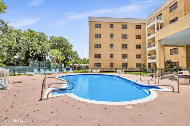 $275,000 | 1130 Beach Boulevard, Unit 503, Biloxi, MS 39530