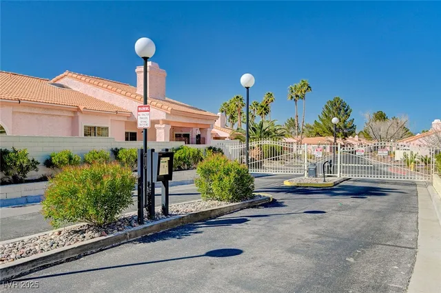 $407,000 | 666 Cervantes Drive, Henderson, NV 89014