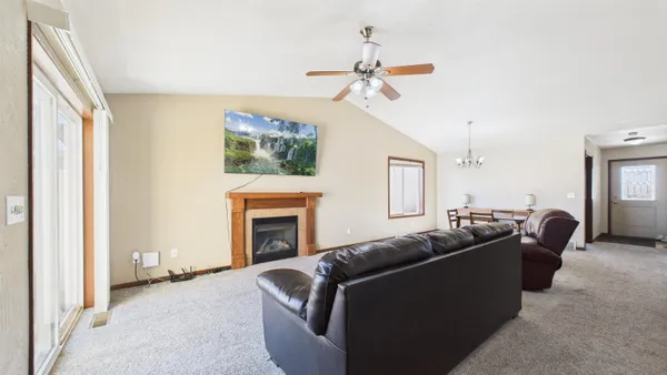 $288,500 | 230 Brooke Drive, Omro, WI 54963