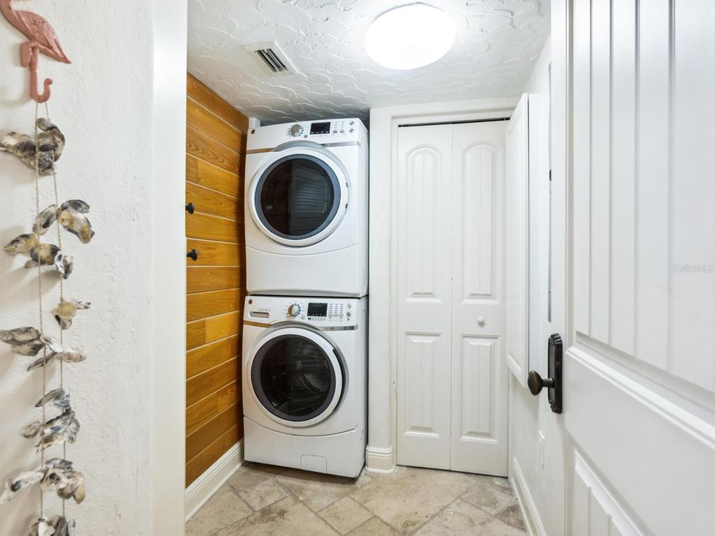 5880 Midnight Pass Road, Unit 207 Sarasota, FL 34242 - Photo 20 of 25