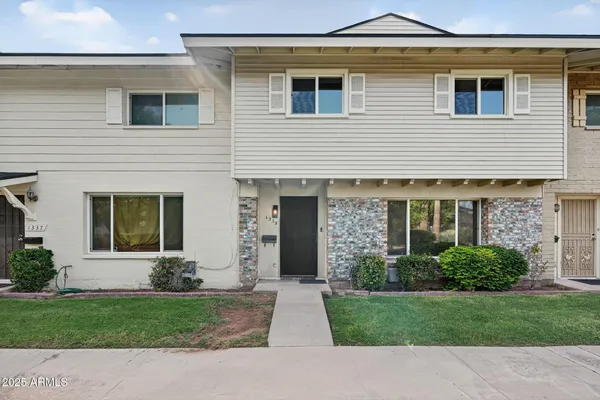 $1,995 | 1339 North 44th Street, Phoenix, AZ 85008