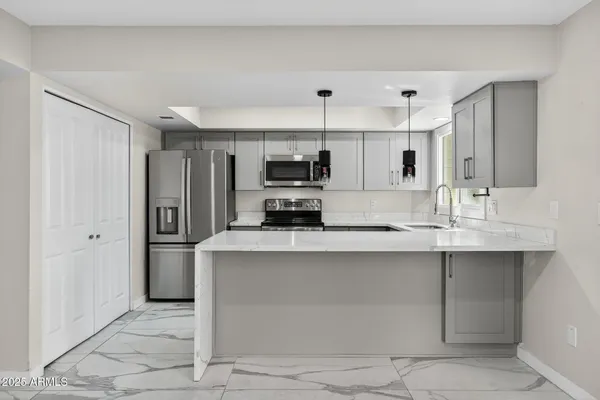 $1,995 | 1339 North 44th Street, Phoenix, AZ 85008