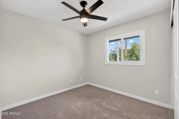 $1,995 | 1339 North 44th Street, Phoenix, AZ 85008
