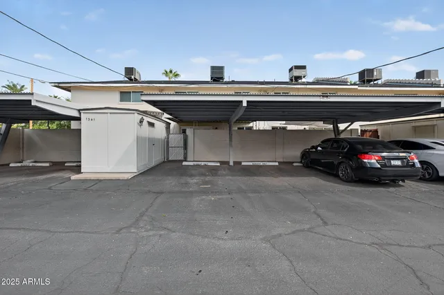 $2,500 | 1339 North 44th Street, Phoenix, AZ 85008