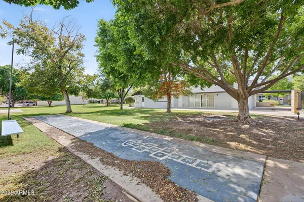 $1,995 | 1339 North 44th Street, Phoenix, AZ 85008