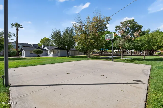 $2,500 | 1339 North 44th Street, Phoenix, AZ 85008