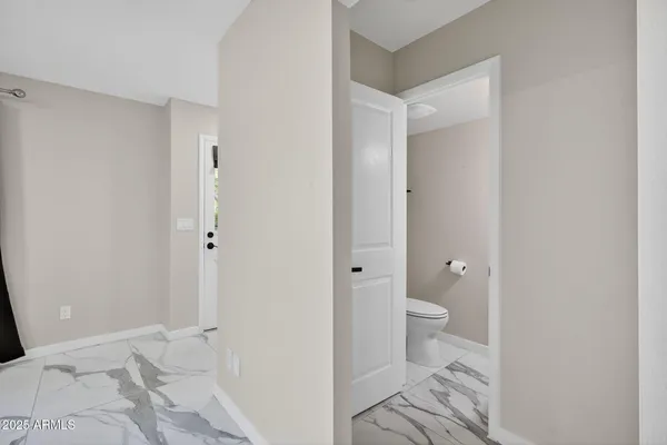 $1,995 | 1339 North 44th Street, Phoenix, AZ 85008