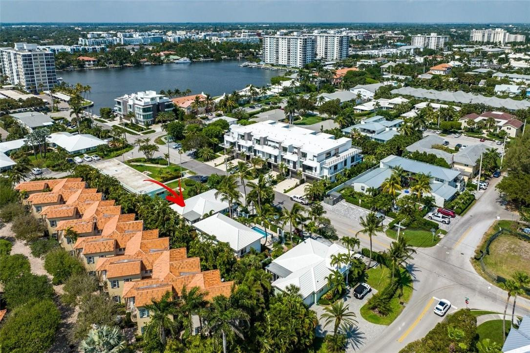 1024 Casuarina Road, Unit 20 Delray Beach, FL 33483 - Photo 26 of 39 Photo 26