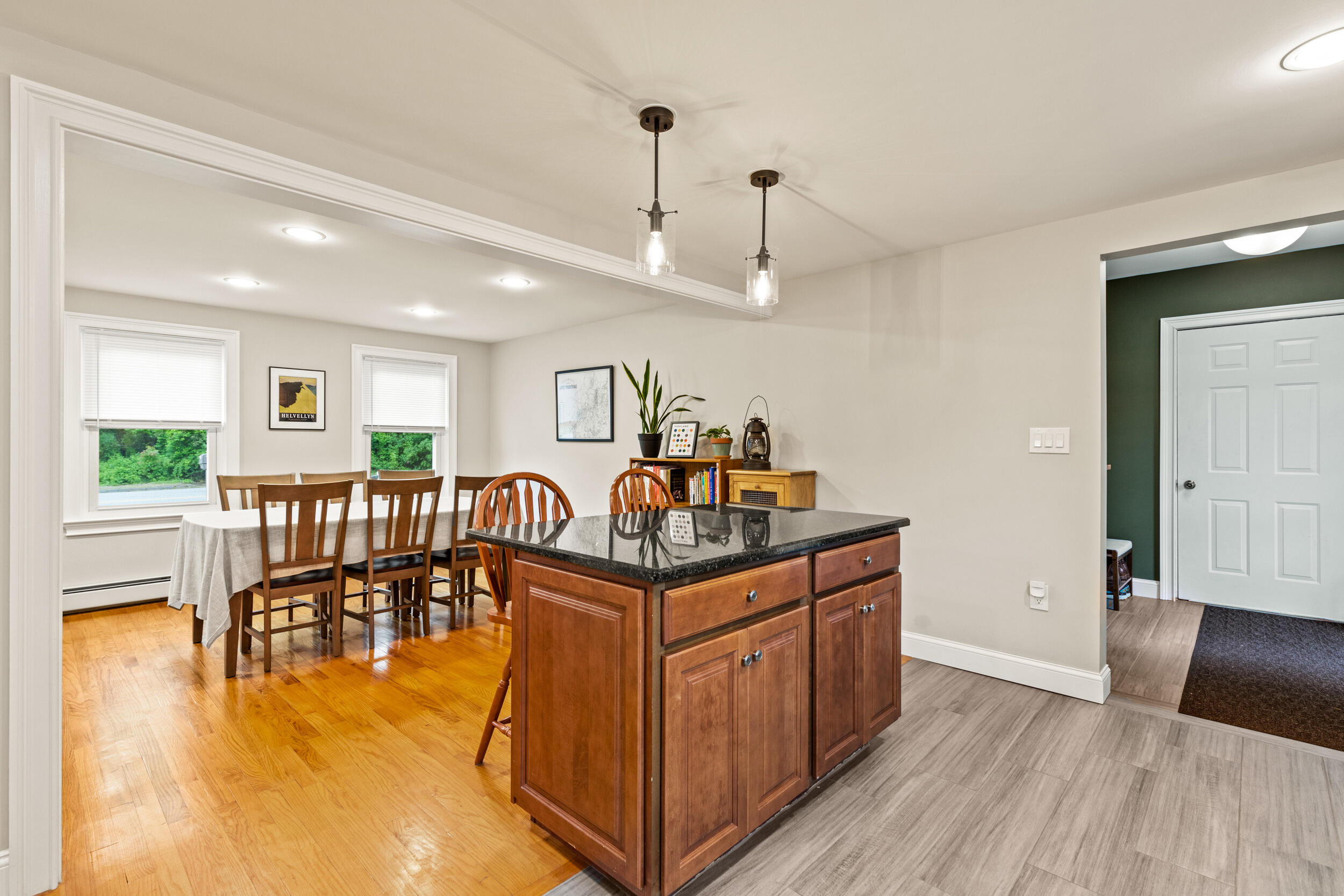 534 Summit Street Portland, ME 04103 - Photo 11 of 51 534 summit st portland-004