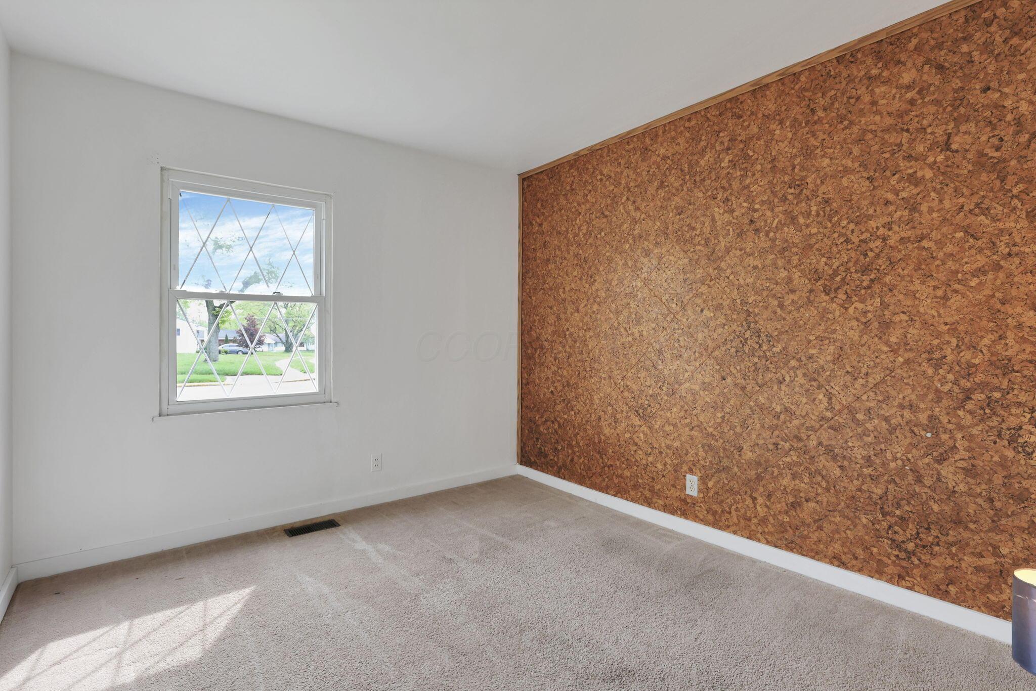315 Redmond Road Columbus, OH 43228 - Photo 27 of 49 27-web-or-mls-G02A7789