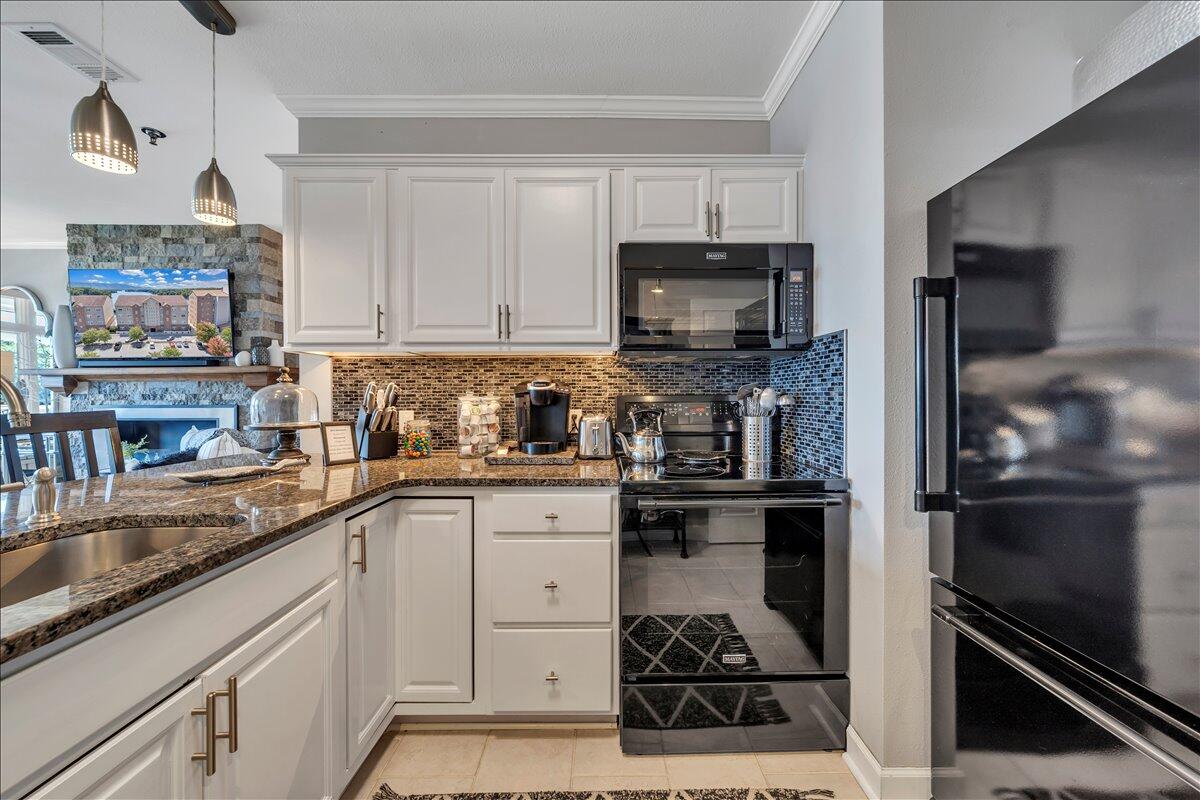 1245 Graves Harbor Trail, Unit 217 Huddleston, VA 24104 - Photo 11 of 39 10-MIB04792