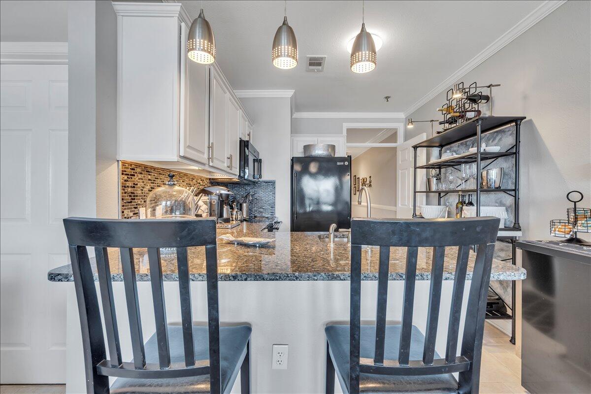 1245 Graves Harbor Trail, Unit 217 Huddleston, VA 24104 - Photo 13 of 39 12-MIB04810