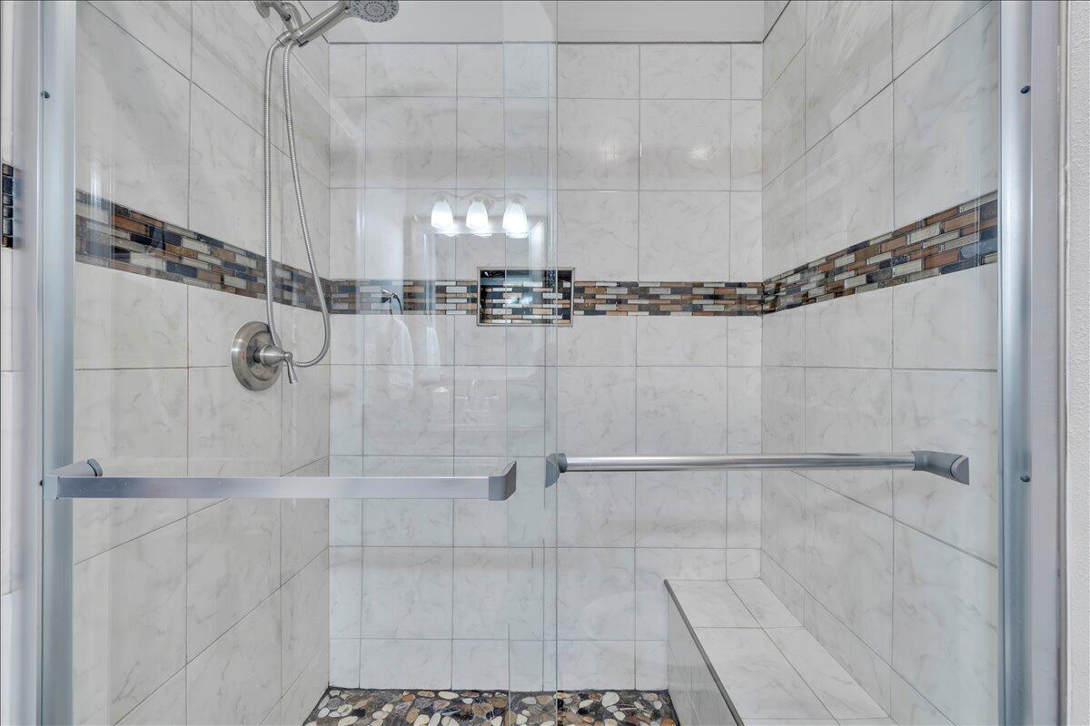 1245 Graves Harbor Trail, Unit 217 Huddleston, VA 24104 - Photo 20 of 39 19-MIB04738