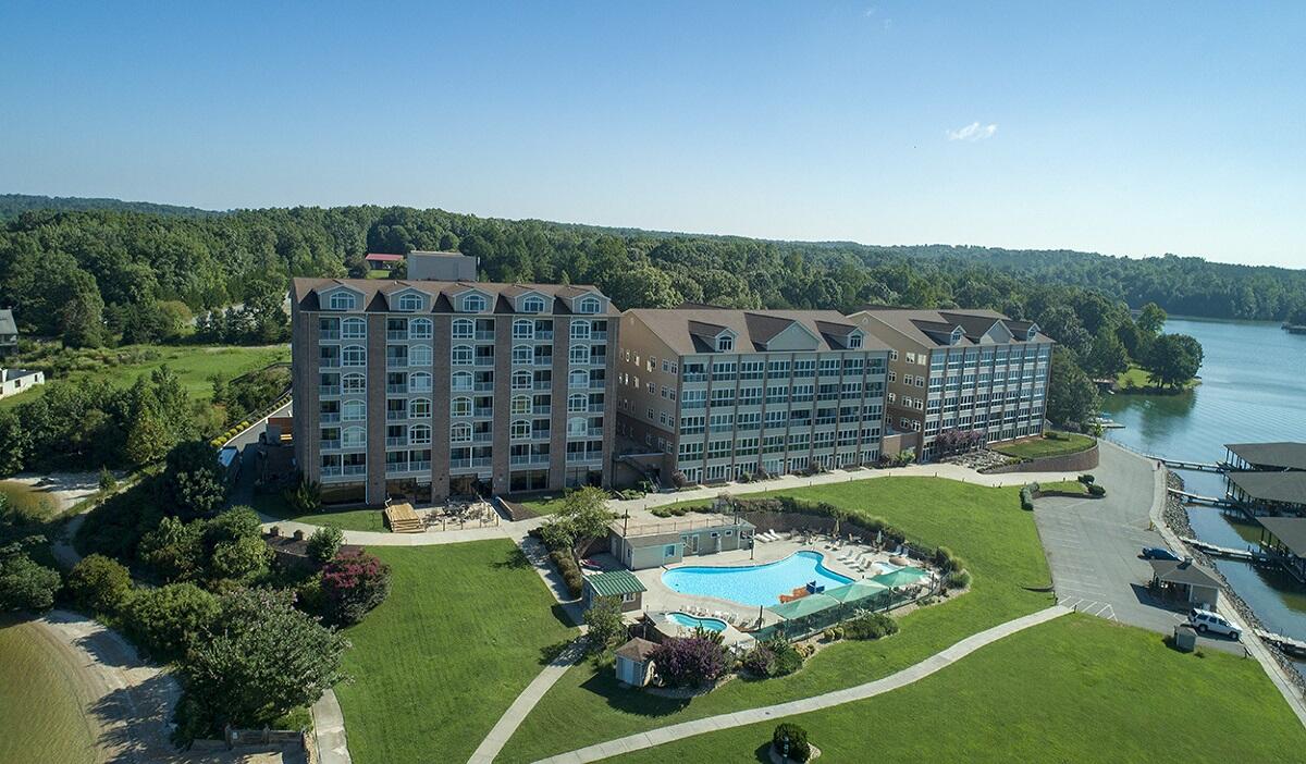 1245 Graves Harbor Trail, Unit 217 Huddleston, VA 24104 - Photo 2 of 39 1b-Pointe Corner View