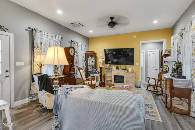 $744,999 | 2166 Asheville Highway, Greeneville, TN 37743