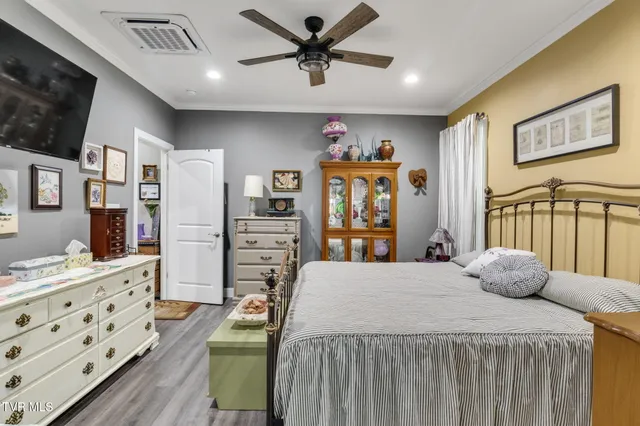 $744,999 | 2166 Asheville Highway, Greeneville, TN 37743