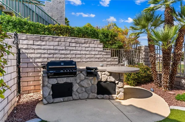 $1,100,000 | 2432 Tour Edition Drive, Henderson, NV 89074