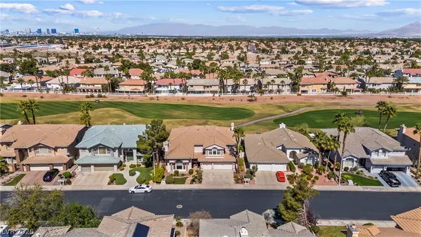 $1,100,000 | 2432 Tour Edition Drive, Henderson, NV 89074