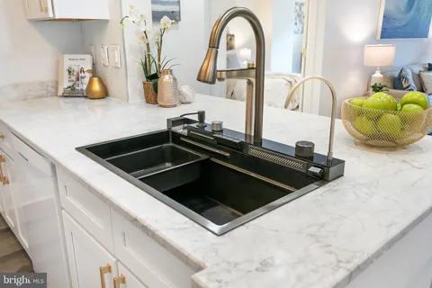 $725,000 | 915 E Street Northwest, Unit 1105, Washington, DC 20004