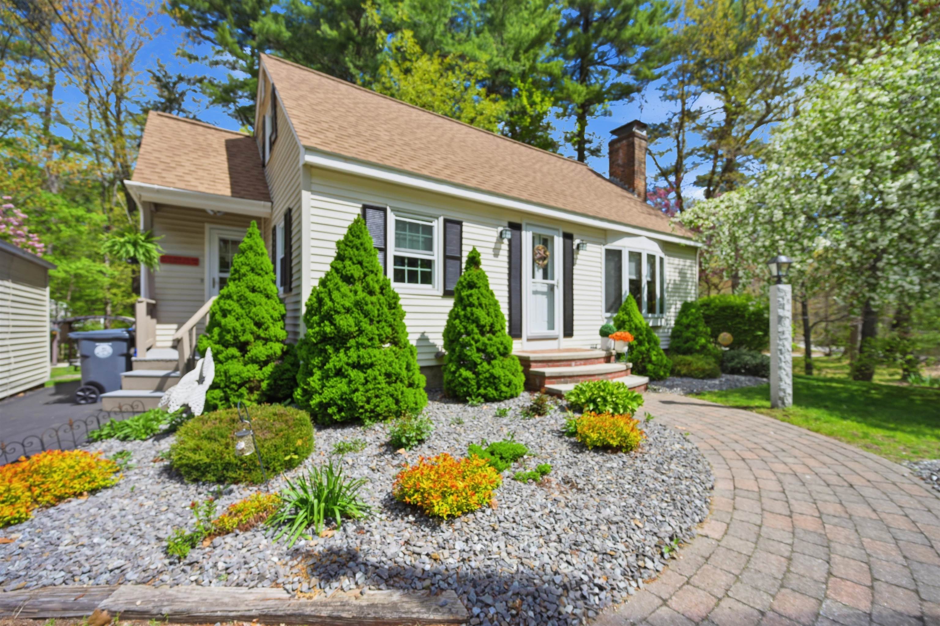 84 Woodridge Road Hampstead, NH 03826 - Photo 1 of 49