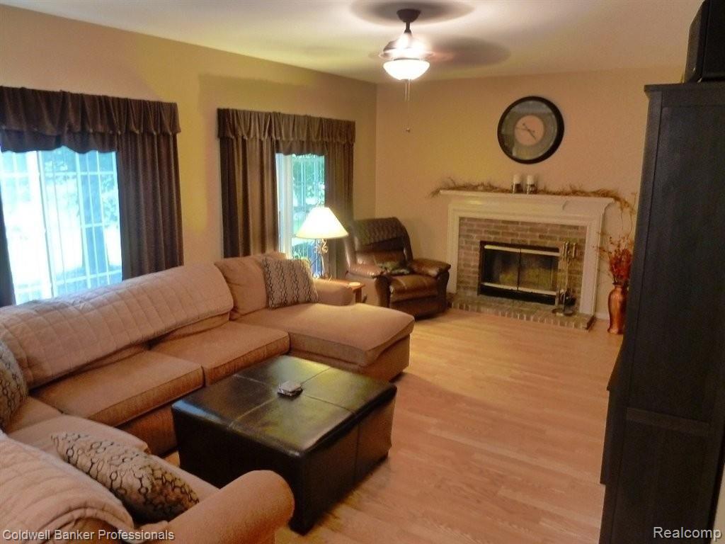 6642 Carlton Road Canton, MI 48187 - Photo 9 of 28 FR Fireplace.jpg