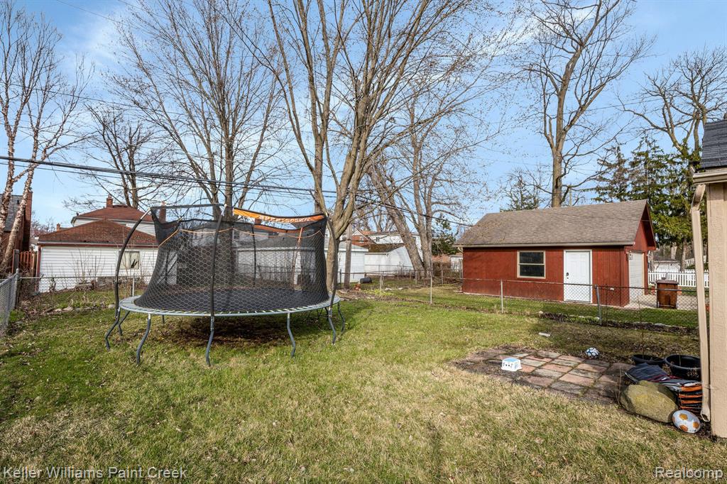1520 Hampton Road Grosse Pointe Woods, MI 48236 - Photo 34 of 34