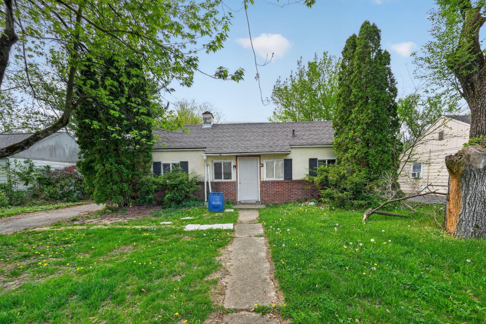 417 South Hampton Road Columbus, OH 43213 - Photo 1 of 31 Gallery Image 1