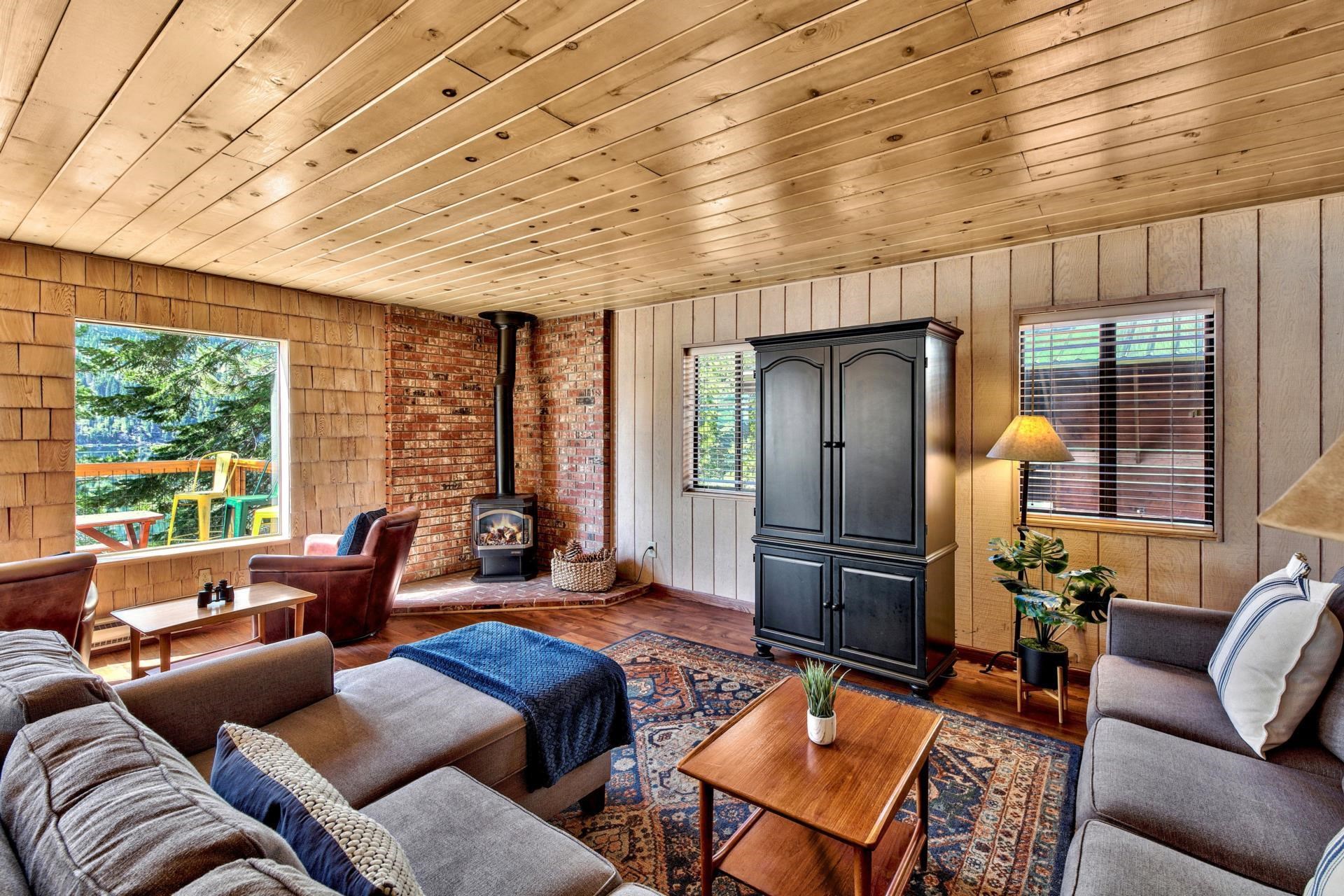 14470 Donner Pass Road Truckee, CA 96161 - Photo 9 of 21 Gallery Image 9