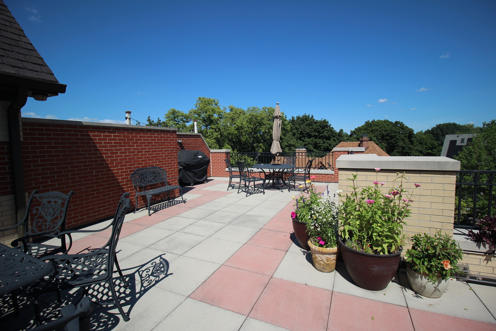 10 East Burlington Street, Unit 2B Riverside, IL 60546 - Photo 32 of 39 Gallery Image 32