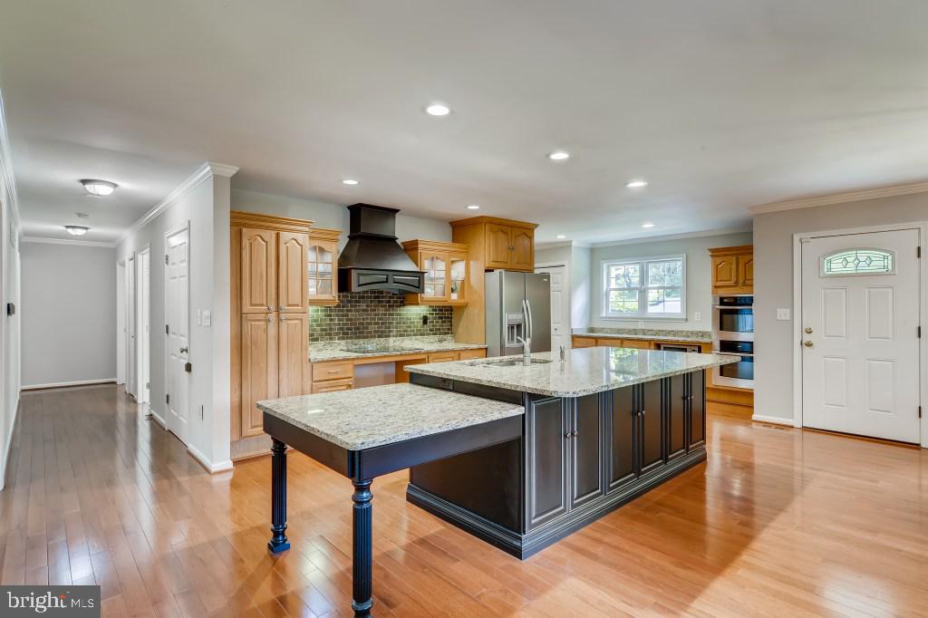 13920 Sunnybrook Road Phoenix, MD 21131 - Photo 7 of 28 Oversized Island with granite counter tops