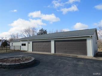 150 Strecker Road Ballwin, MO 63011 - Photo 2 of 32 Gallery Image 2