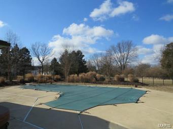 150 Strecker Road Ballwin, MO 63011 - Photo 3 of 32 Gallery Image 3