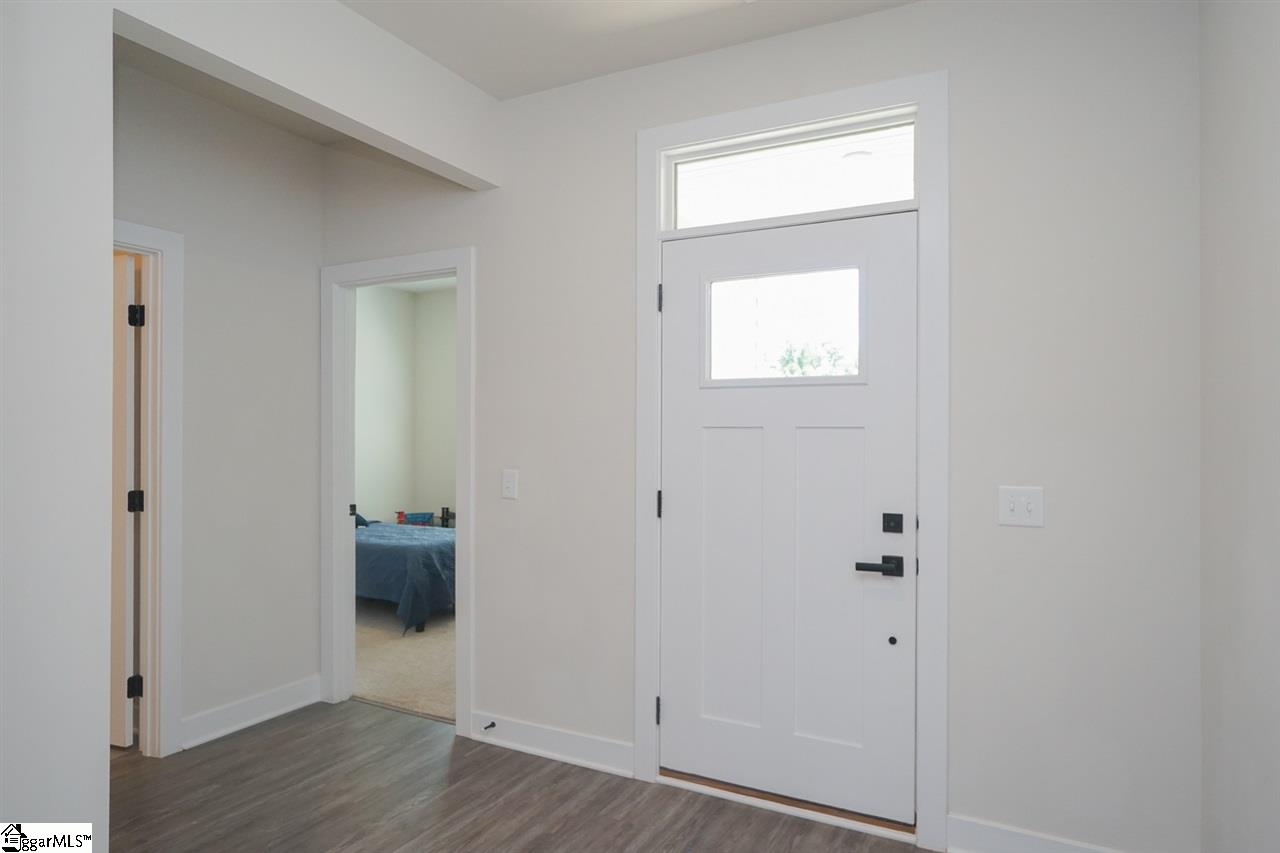 2 Mohegan Way Greenville, SC 29607 - Photo 3 of 33 Gallery Image 3