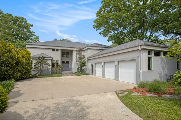$1,950,000 | 20 Hiawatha Drive, Battle Creek, MI 49015