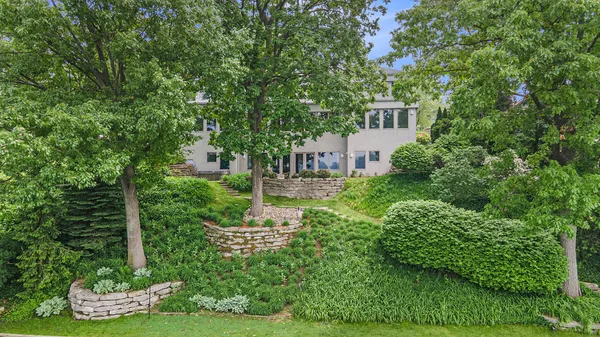 $1,950,000 | 20 Hiawatha Drive, Battle Creek, MI 49015