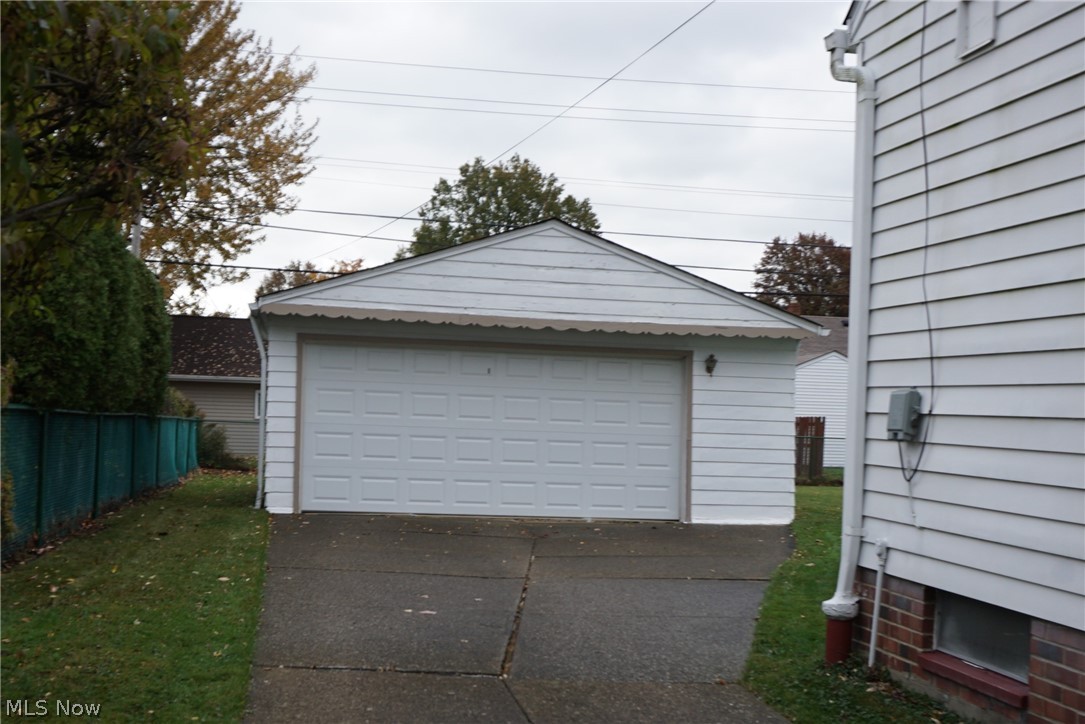 30209 Barjode Road Willowick, OH 44095 - Photo 4 of 22