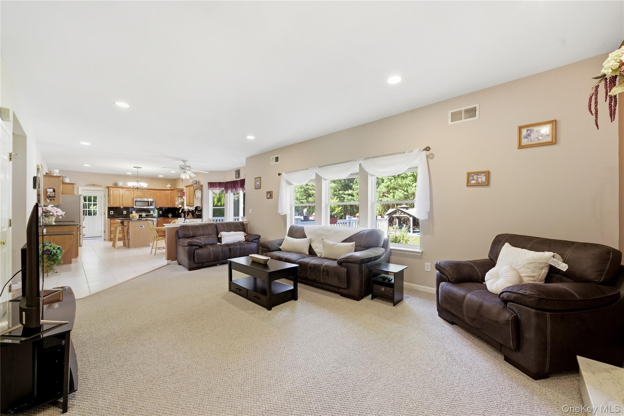 9 Ridgefield Drive Shoreham, NY 11786 - Photo 12 of 50