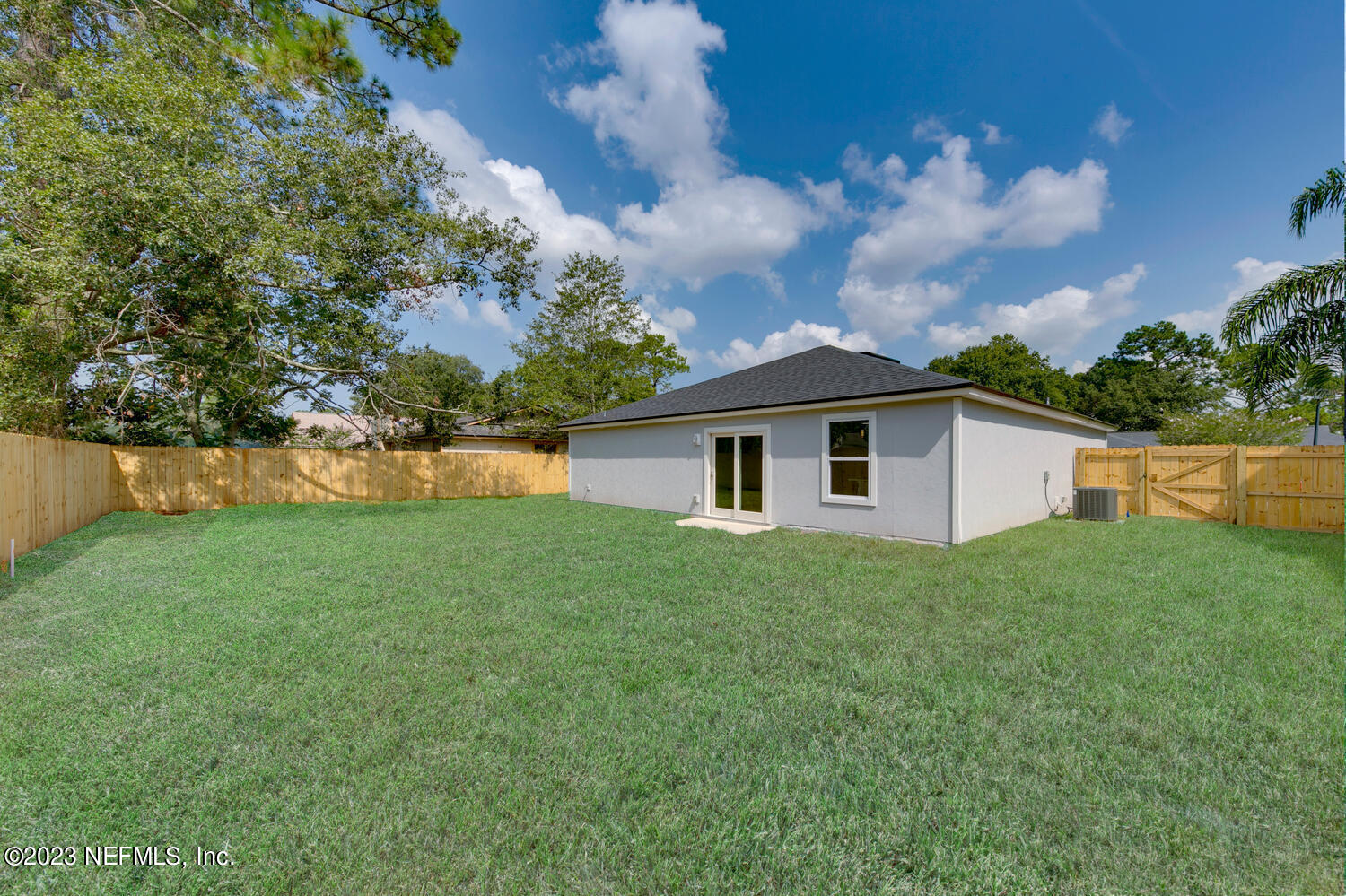 3748 Foxcroft Road Jacksonville, FL 32257 - Photo 31 of 33 a view of a backyard