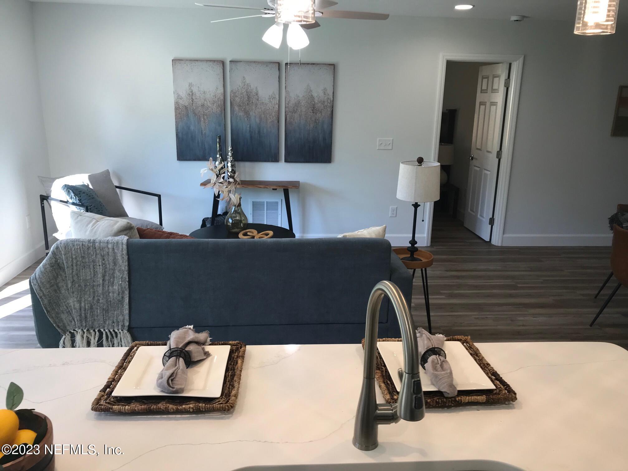 3748 Foxcroft Road Jacksonville, FL 32257 - Photo 6 of 33