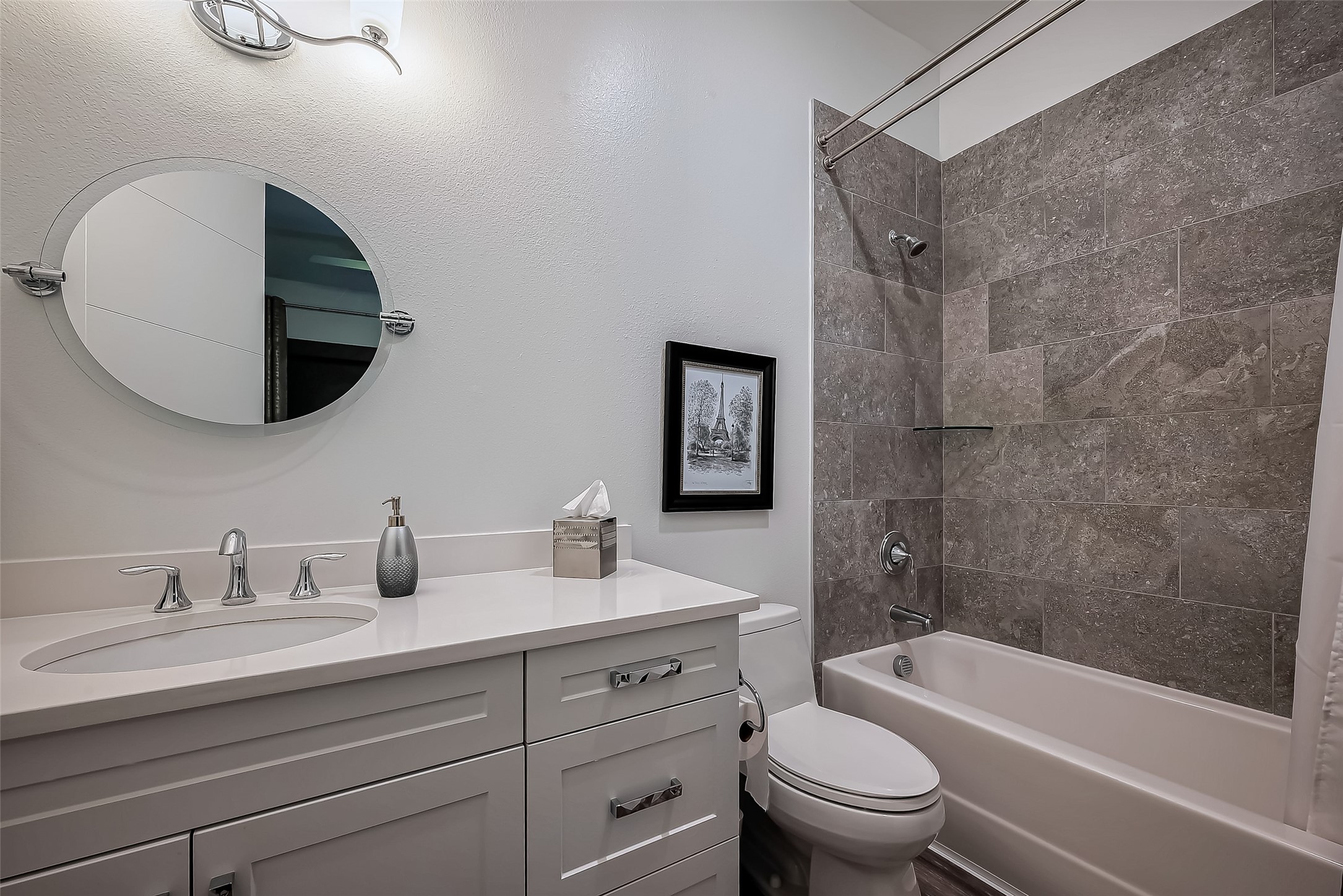 199 Waterpoint Court, Unit 302 Conroe, TX 77356 - Photo 13 of 20 Beautifully designed full ensuit secondary bath.