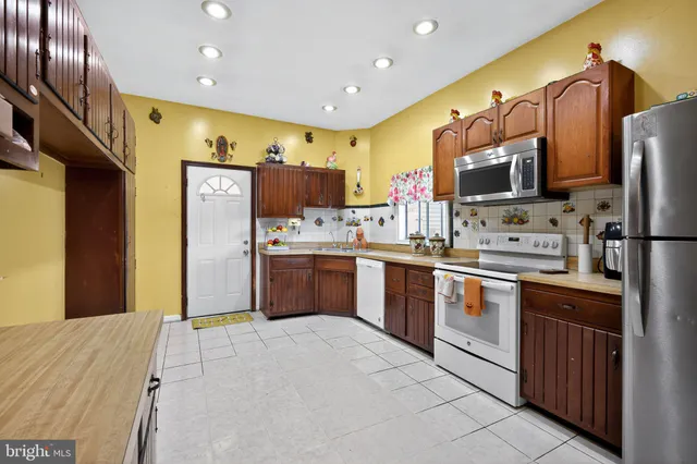 $599,900 | 2924 Gracefield Road, Silver Spring, MD 20904