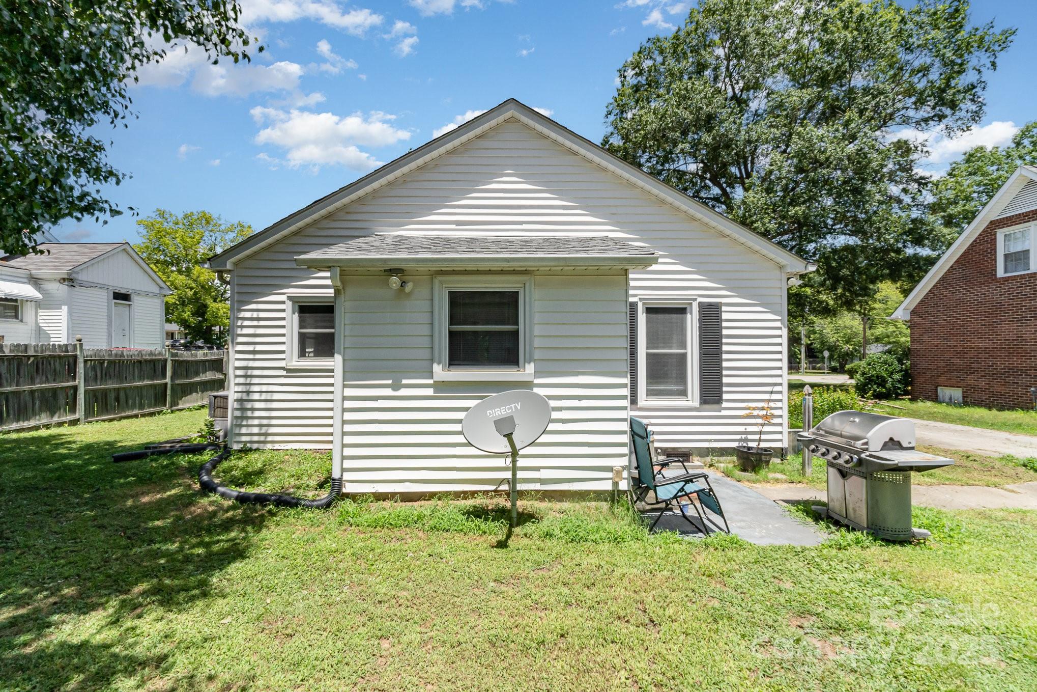 1306 Brantley Road Kannapolis, NC 28083 - Photo 23 of 29 a front view of a house with garden
