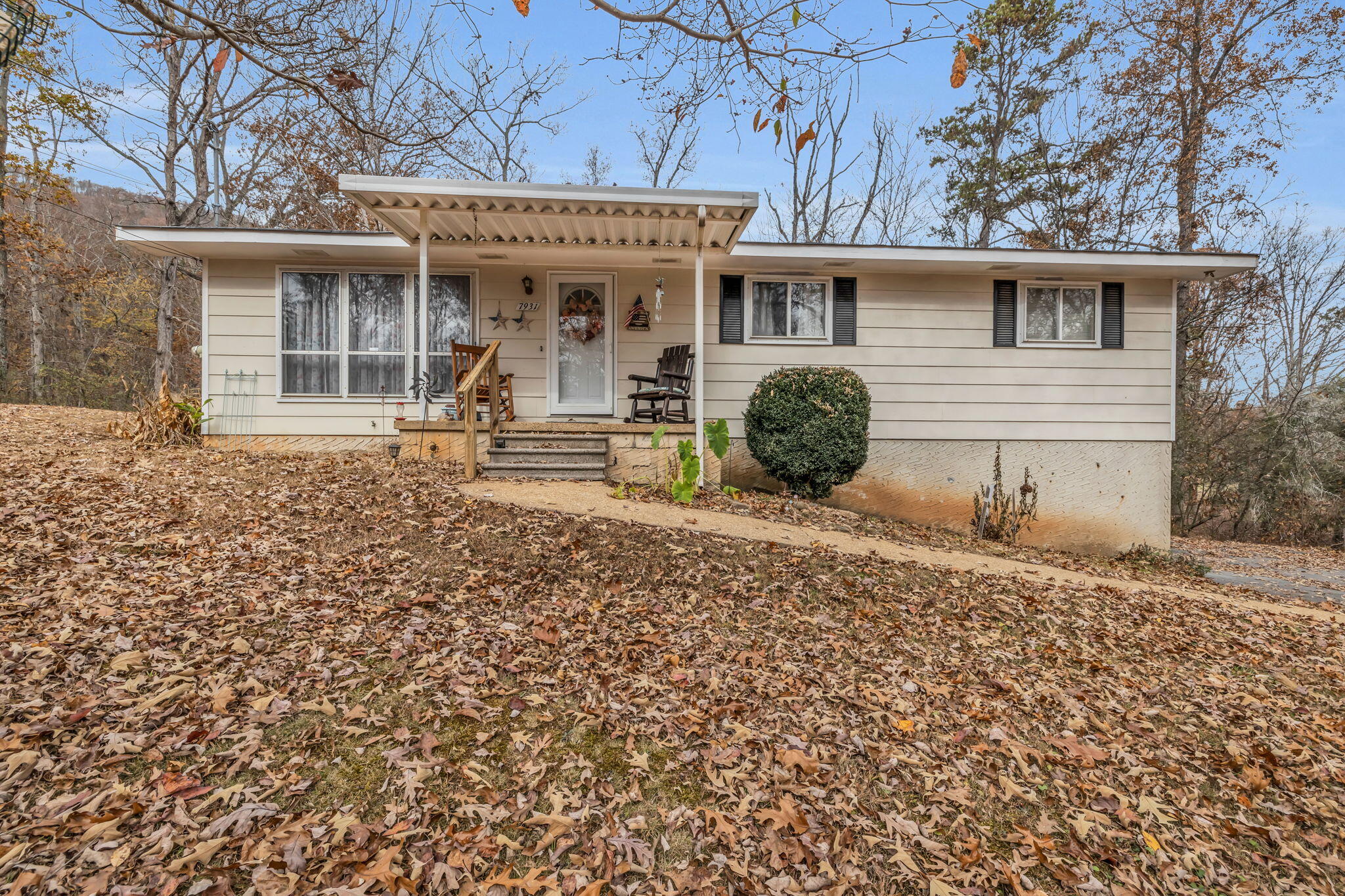 7931 Selcer Road Hixson, TN 37343 - Photo 1 of 21 1-web-or-mls-7931-selcer-rd